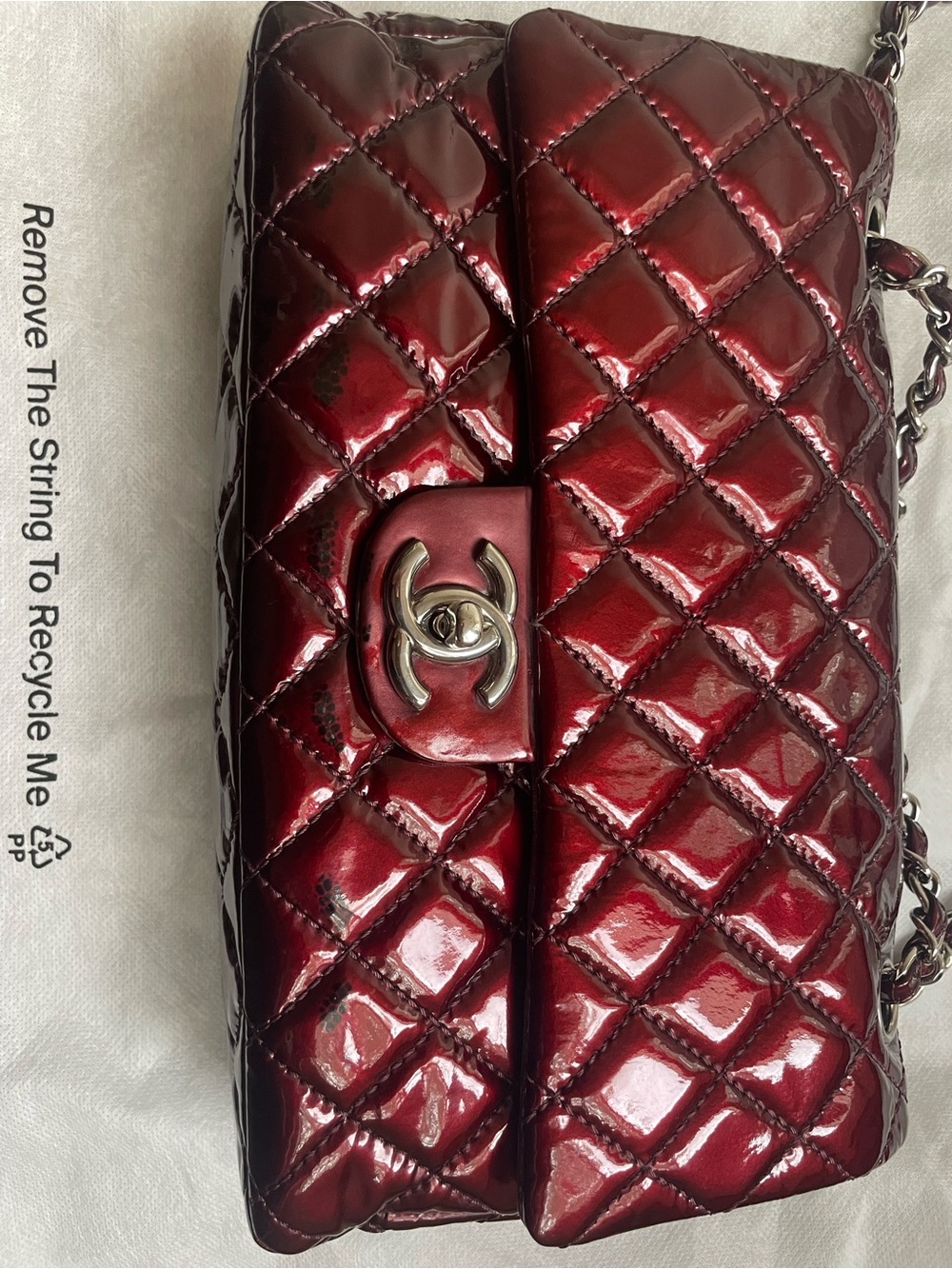 CHANEL Quilted Patent Leather Shoulder Bag in Burgundy - Picture 2 of 7